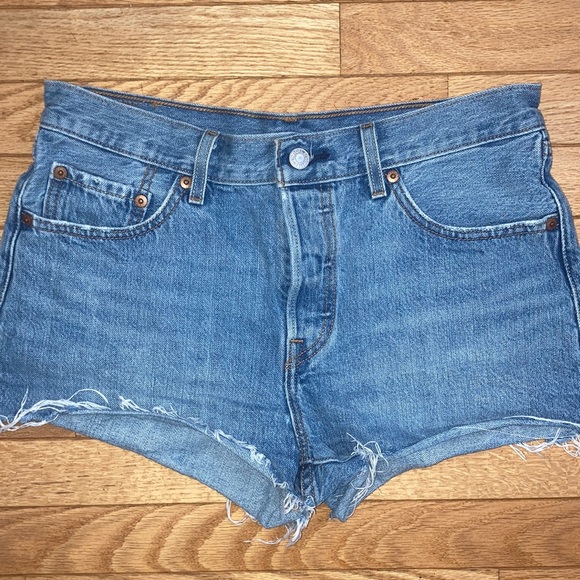 Levi’s 501 shorts! - Picture 3 of 3